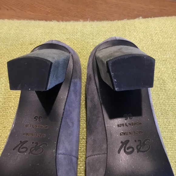 NEW Authentic Roger Vivier Mid Heels - Picture 5 of 8